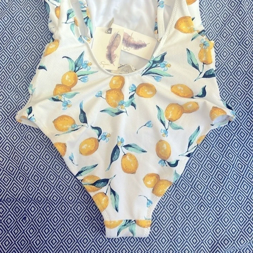 Brand New Jessica Simpson Lemons Printed Tie-Waist One-Piece Swimsuit Bra Cups